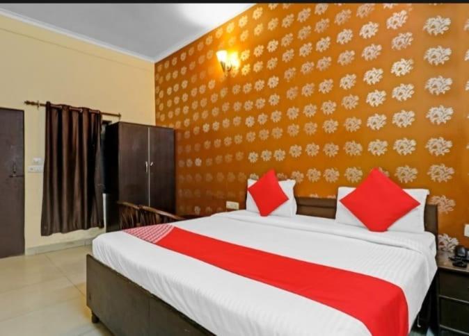 The Hotel Grace Place Inn New Delhi Eksteriør bilde