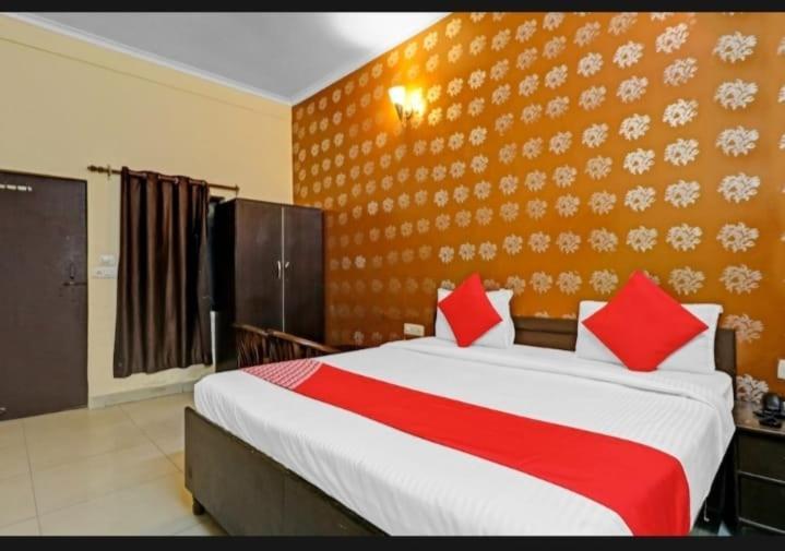 The Hotel Grace Place Inn New Delhi Eksteriør bilde