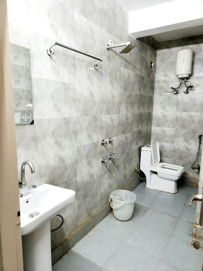 The Hotel Grace Place Inn New Delhi Eksteriør bilde